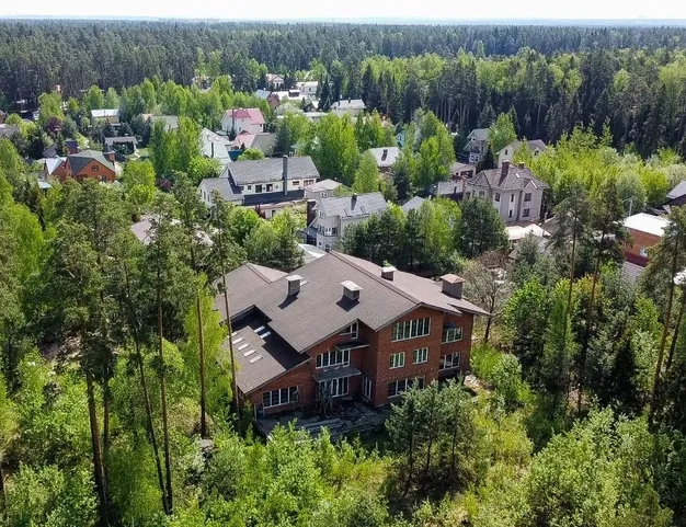 дом  в КП Росинка, 15 км от МКАД