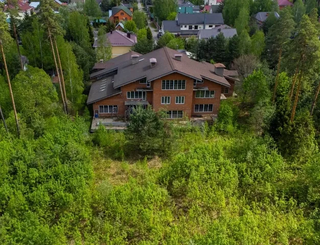 дом  в КП Росинка, 15 км от МКАД