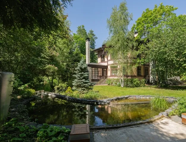 дом  в КП Переделкино, 5 км от МКАД