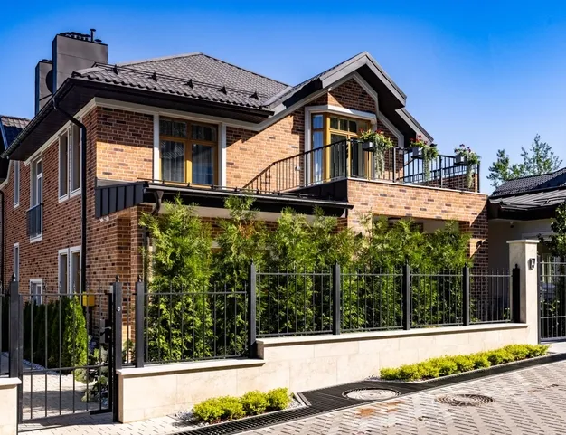 дом  в КП Усово-8, 11 км от МКАД