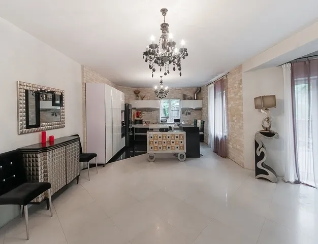 дом  в КП Николина гора, 25 км от МКАД