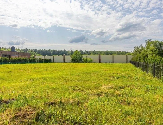 участок  в КП Княжье Озеро, 23 км от МКАД