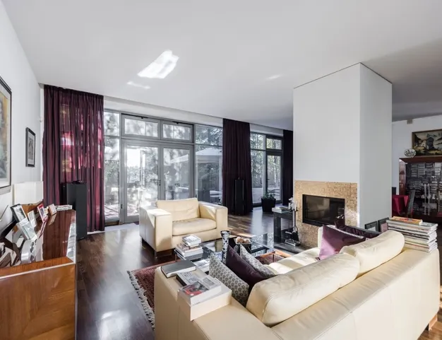 дом  в КП Ильинское, 10 км от МКАД