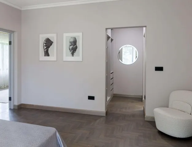 дом  в КП Резиденции Бенилюкс, 19 км от МКАД