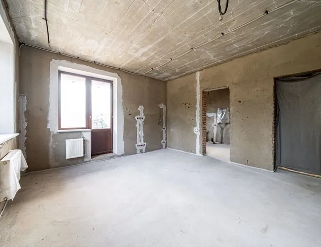 дом  в КП Александровка, 13 км от МКАД