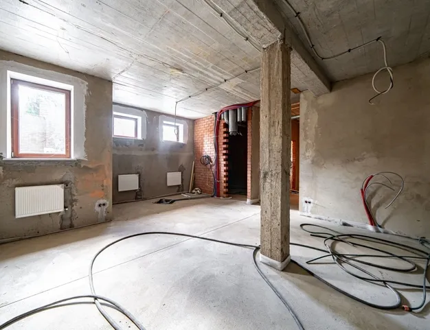 дом  в КП Александровка, 13 км от МКАД