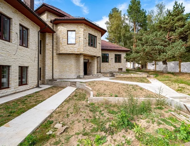 дом  в КП Александровка, 13 км от МКАД