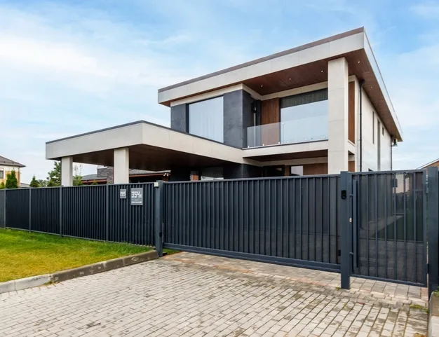 дом  в КП Новорижский, 19 км от МКАД