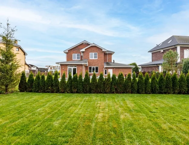 дом  в КП Новорижский, 19 км от МКАД