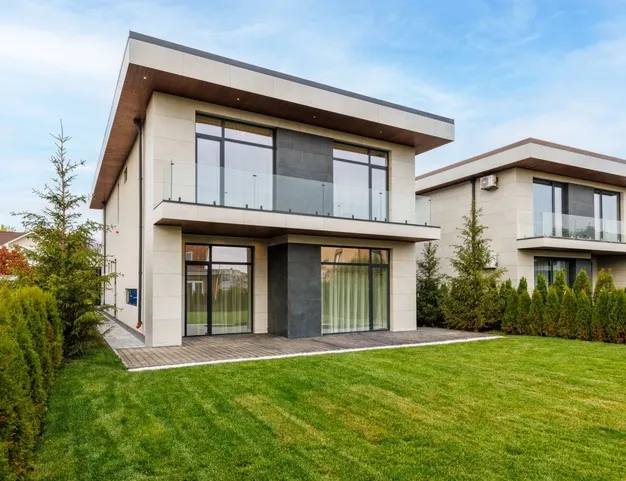 дом  в КП Новорижский, 19 км от МКАД