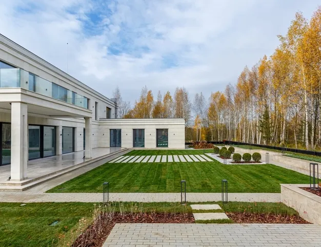 дом  в КП Ромашково, 10 км от МКАД