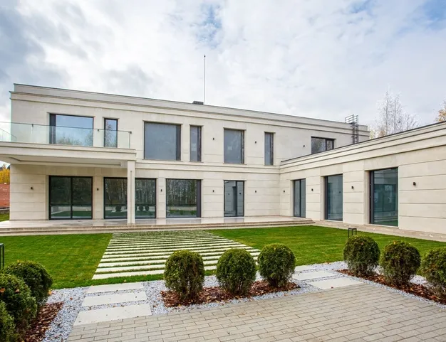 дом  в КП Ромашково, 10 км от МКАД