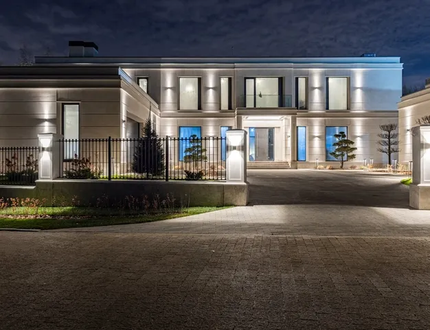 дом  в КП Ромашково, 10 км от МКАД