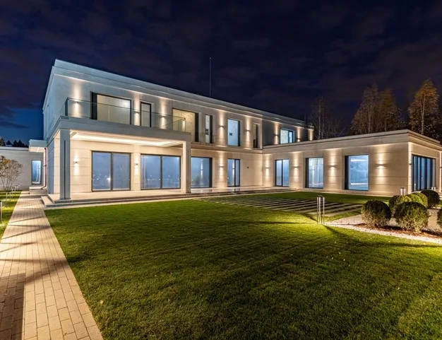 дом  в КП Ромашково, 10 км от МКАД