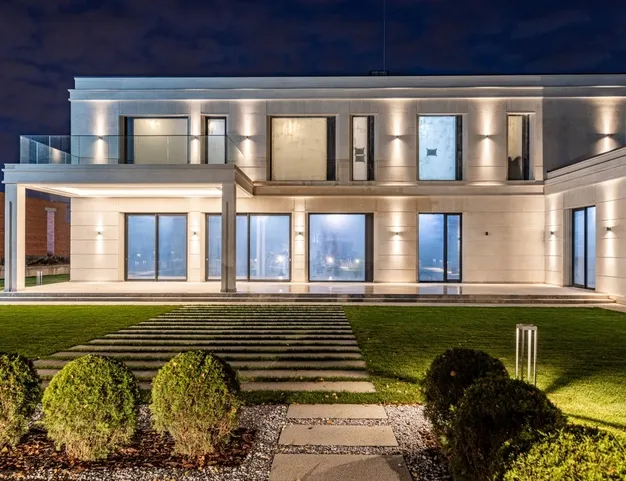 дом  в КП Ромашково, 10 км от МКАД