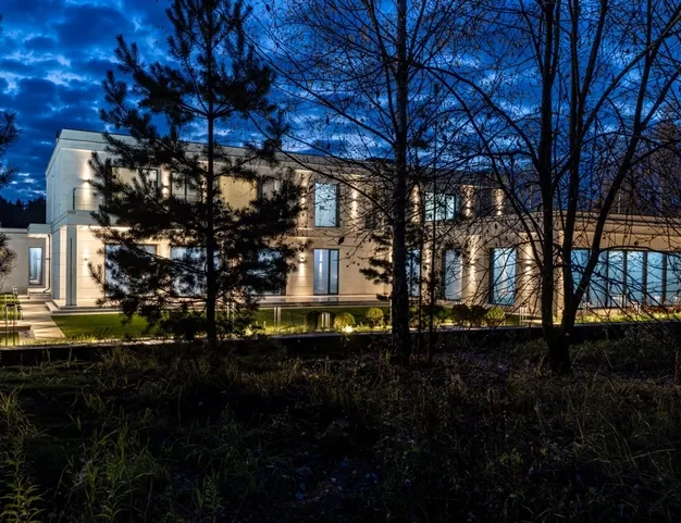 дом  в КП Ромашково, 10 км от МКАД