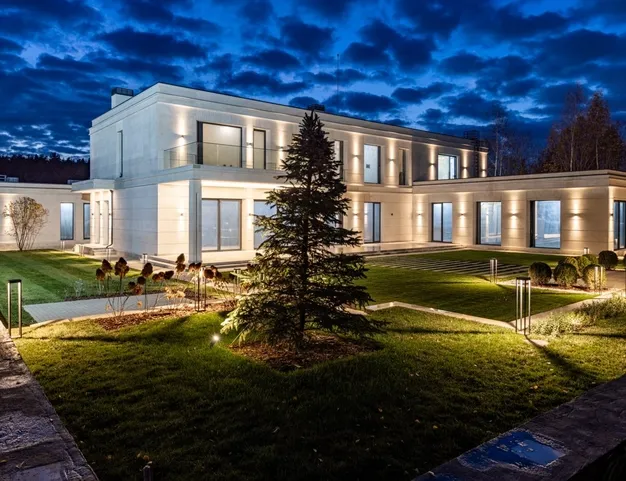 дом  в КП Ромашково, 10 км от МКАД