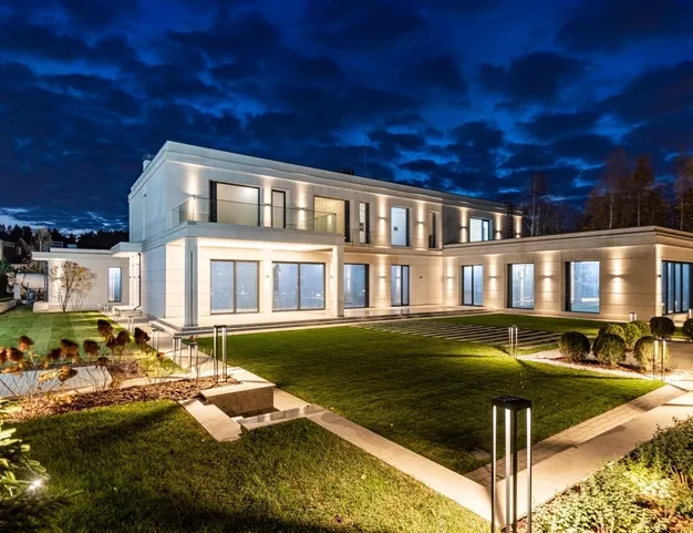 дом  в КП Ромашково, 10 км от МКАД