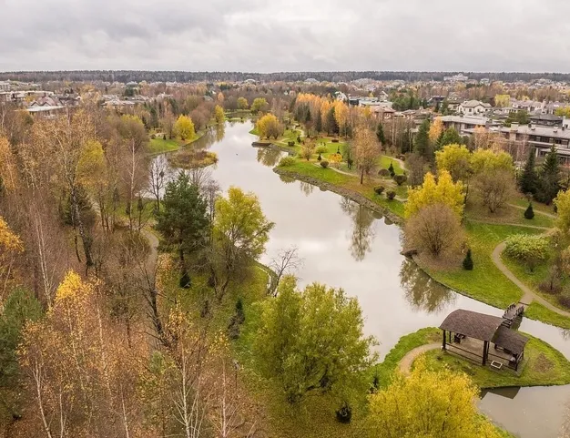 участок  в КП Монтевиль, 23 км от МКАД