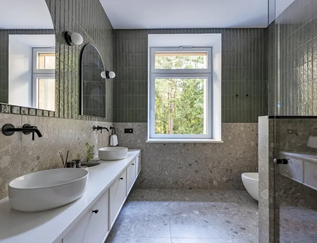 дом  в КП Лебединое озеро, 15 км от МКАД