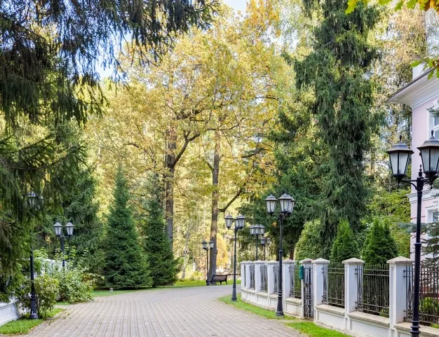 дом  в КП Лебединое озеро, 15 км от МКАД