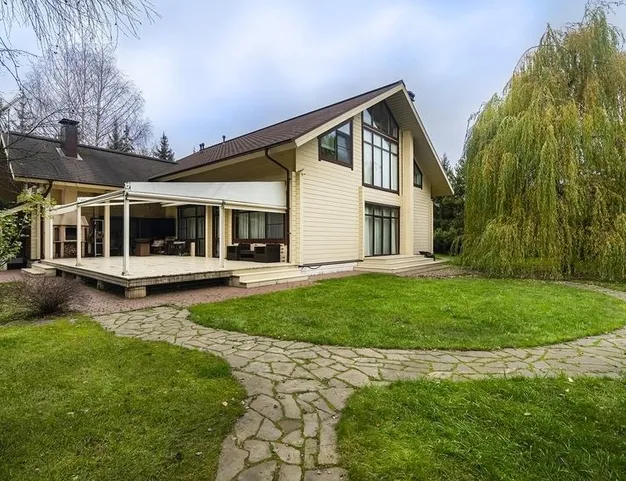 дом  в КП Горки-8, 16 км от МКАД