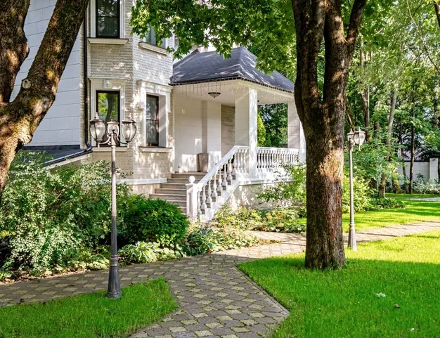 дом  в КП Новь, 6 км от МКАД