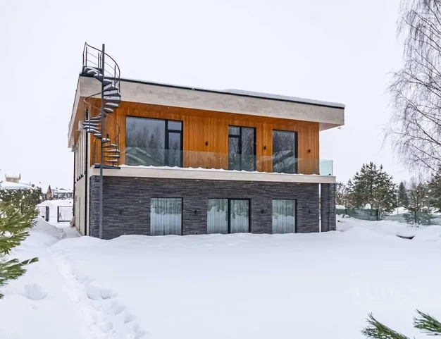 дом  в КП Новорижский, 19 км от МКАД