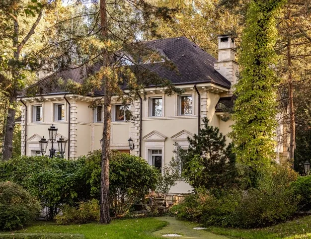 дом  в КП Жуковка, 9 км от МКАД