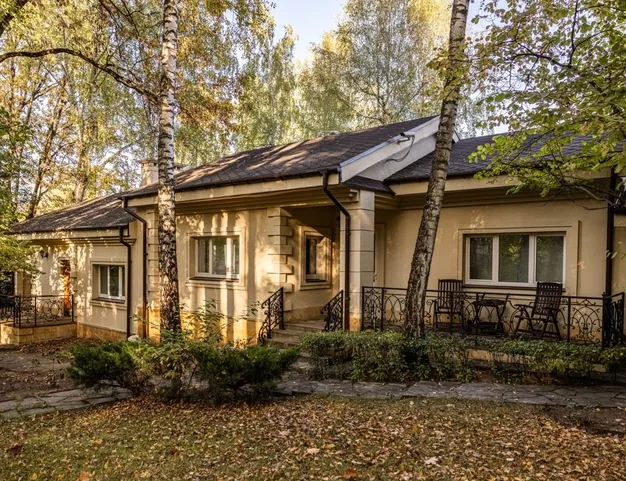 дом  в КП Жуковка, 9 км от МКАД