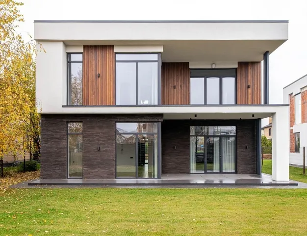 дом  в КП Новорижский, 19 км от МКАД