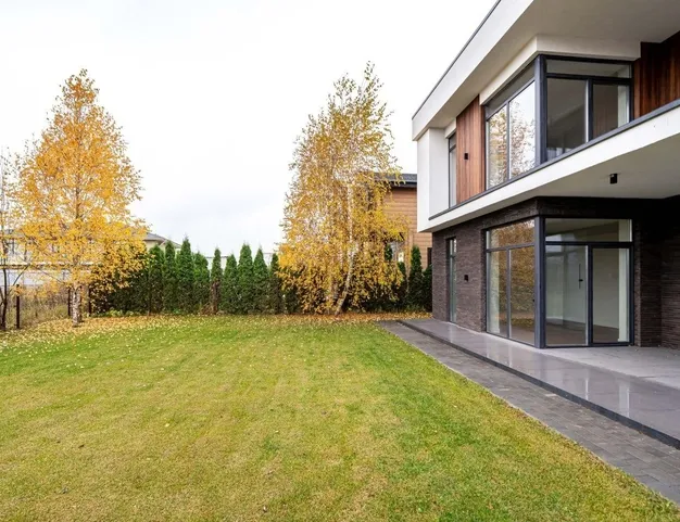 дом  в КП Новорижский, 19 км от МКАД