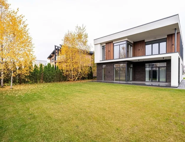 дом  в КП Новорижский, 19 км от МКАД