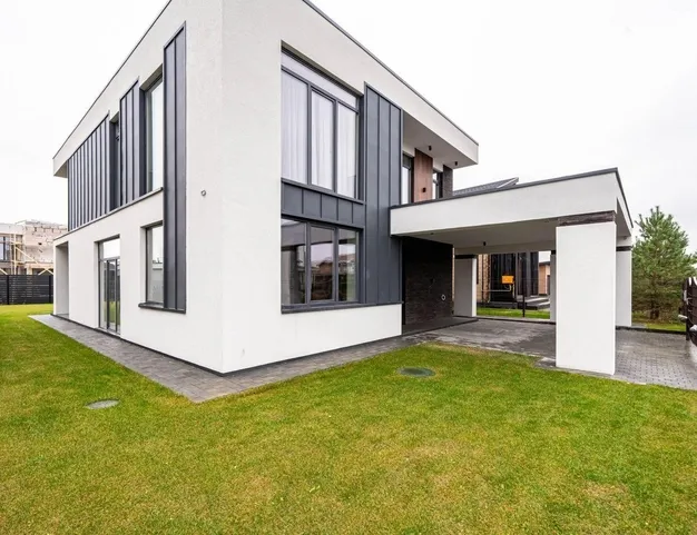 дом  в КП Новорижский, 19 км от МКАД