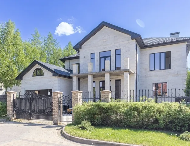 дом  в КП Монтевиль, 23 км от МКАД