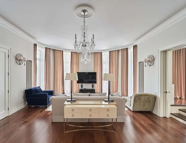 дом  в КП Резиденции Бенилюкс, 19 км от МКАД