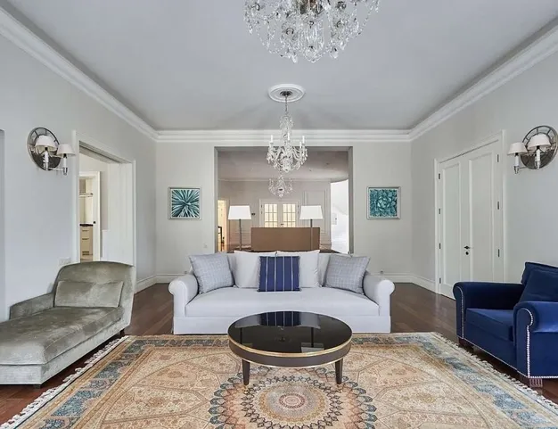 дом  в КП Резиденции Бенилюкс, 19 км от МКАД