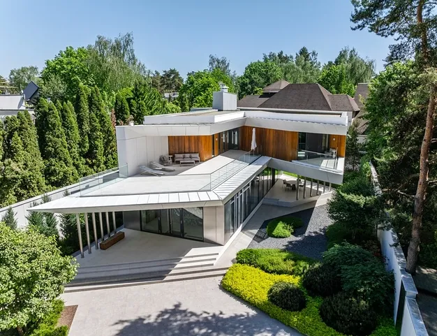 дом  в КП Жуковка, 9 км от МКАД