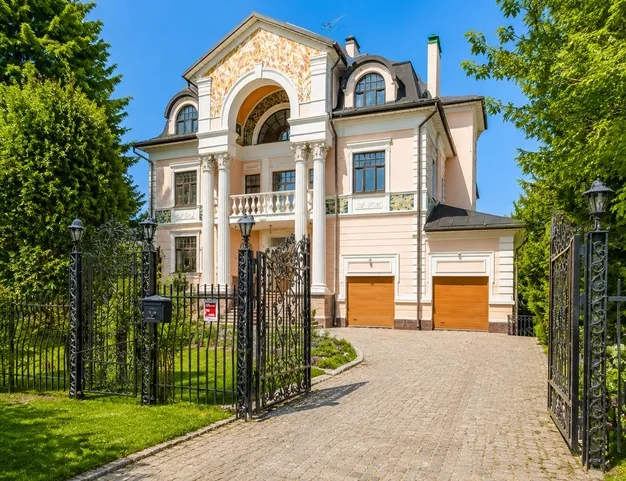 дом  в КП Береста, 2 км от МКАД