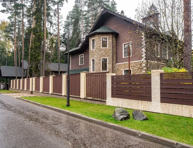 дом  в КП Лесные Зори, 25 км от МКАД