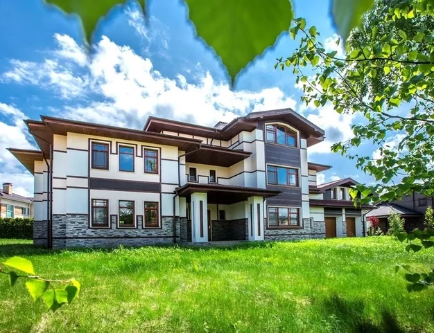 дом  в КП Монтевиль, 23 км от МКАД