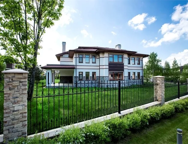 дом  в КП Монтевиль, 23 км от МКАД