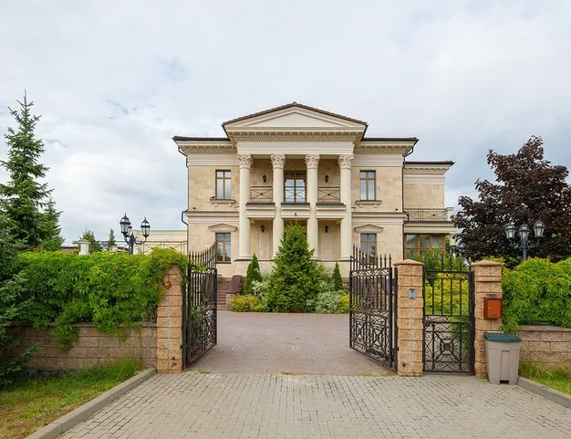 дом  в КП Монолит, 24 км от МКАД