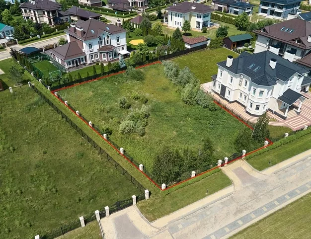 участок  в КП Монтевиль, 23 км от МКАД