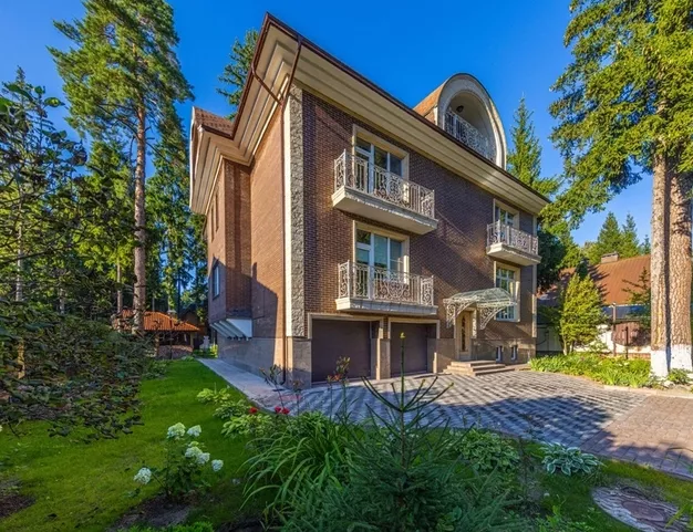 дом  в КП Лесной Простор, 19 км от МКАД