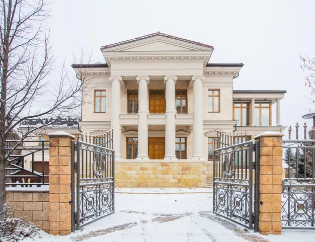 дом  в КП Монолит, 24 км от МКАД