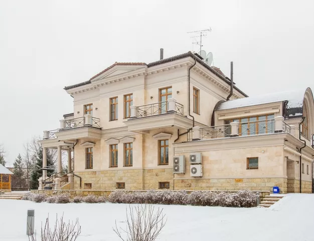 дом  в КП Монолит, 24 км от МКАД