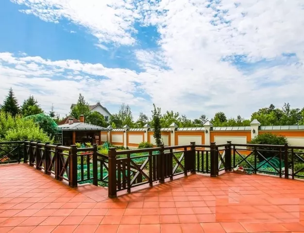 дом  в КП Усово, 12 км от МКАД