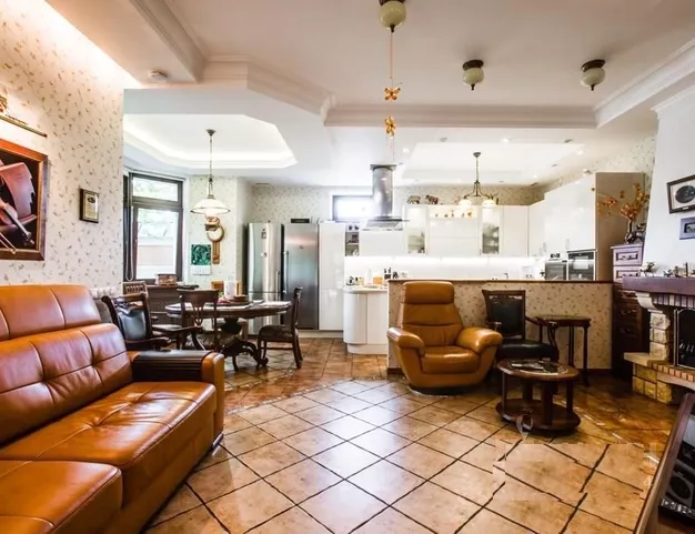 дом  в КП Усово, 12 км от МКАД