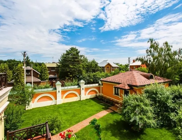 дом  в КП Усово, 12 км от МКАД